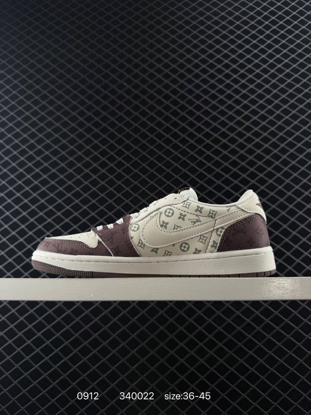 Travis Scott x Air Jordan 1 ” Reverse Mocha “